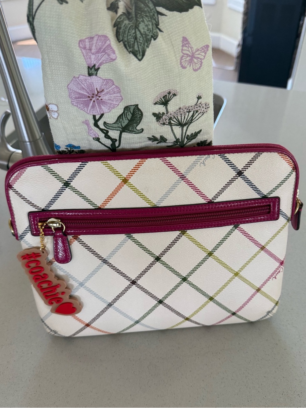 Like NEW Coach Tattersall ALERT plaid Peyton tablet iPad or CLUTCH LIKE NEW - Picture 12 of 16